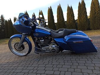 Road Glide Bagger - 2