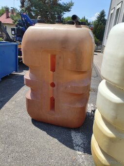 Plastová nádrž - 2