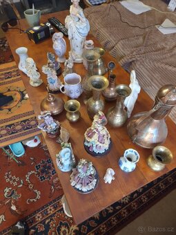 Různé sošky,vázičky atd. - 2