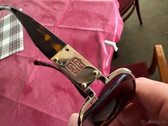 Slunecni bryle Givenchy - 2