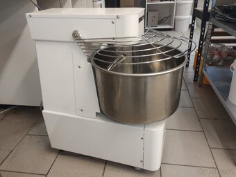 Hnětač těsta 30l / hnětací stroj - 2