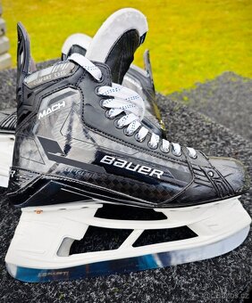 Brusle Bauer Supreme Mach SR, vel. 9-9,5 - 2