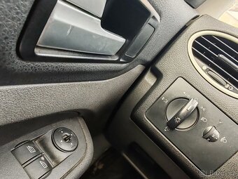 Ford Focus 1.6i,16V,74kW  EUR 4 ,5 dv - 2
