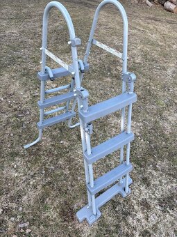 Bazénové schůdky - 2