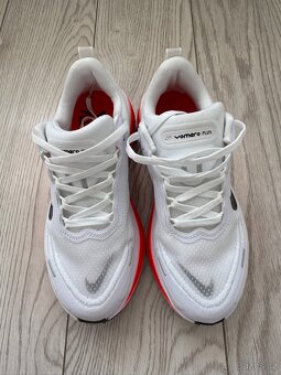 Nike Vomero Plus - 2