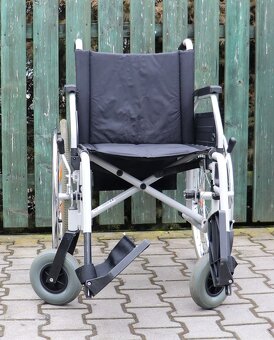 082-Mechanický invalidní vozík B+B. - 2