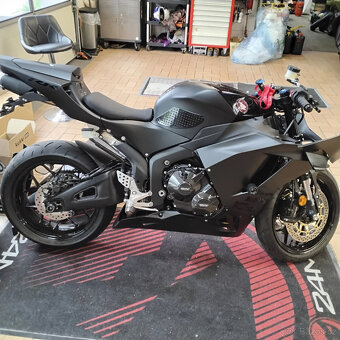 Honda CBR 600RR - 2