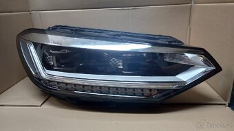 Pravý světlomet VW Touran Led - 2