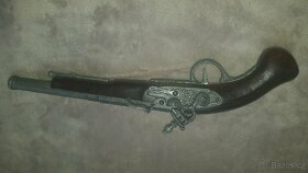 Replika staré pistole - 2