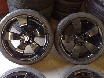 alu kola 5x100 r17 original škoda 215/40/17 - 2
