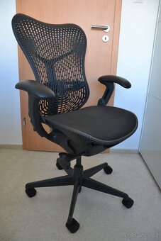 Kancelářská židle Herman Miller Mirra Top stav - 2