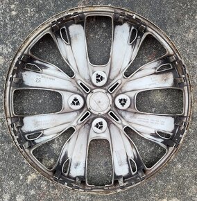 1 kus poklice Peugeot 15" - 2