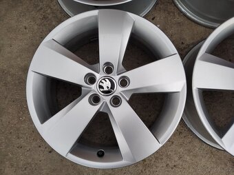 Prodám originální sadu disků Škoda Scala / Kamiq R16 - 2