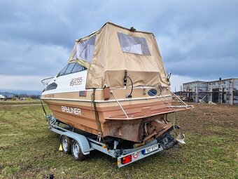 Pěkný Cruiser Bayliner 2155 s dieselovým motorem - 2