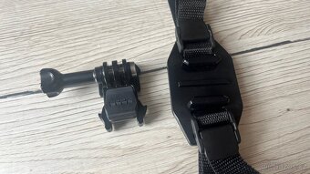 GoPro Pásek k uchycení na helmu (Vented Helmet Strap Mount) - 2