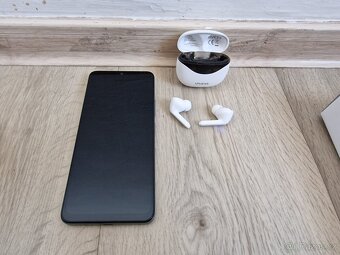 Mobilní telefon Redmi A3 + bezdrátové Sluchátka a nabíječka - 2