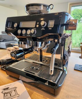 Špičkový kávovar SAGE The Oracle BES980BTR - 2