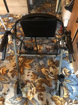 Rolátor / invalidní chodítko - 2