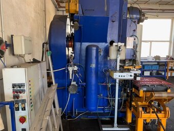 Výstředníkový lis SMERAL LE 250 C - 2