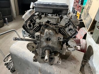 Vanguard 18hp dvouvalec - 2