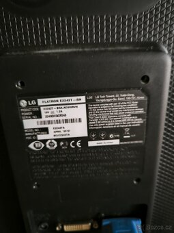 Monitor LG, klávesnice génius - 2