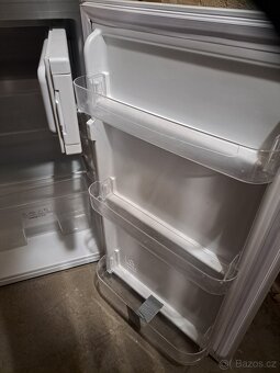 Malá zánovní lednička s mrazákem 85x50x50cm - 2