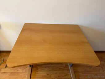 Kancelářský stůl - 2