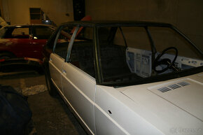 Tatra 613-4 karoserie po opravě - 2