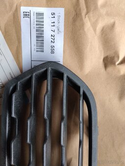 BMW 1 F20/F21 mřížka předního nárazníku nová pravá - 2