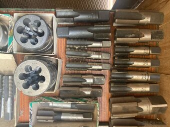 Závitníky a očka G, R - nové - 2