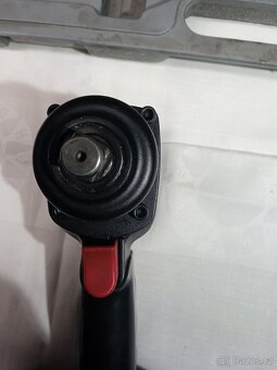 Rázový utahovák - 2