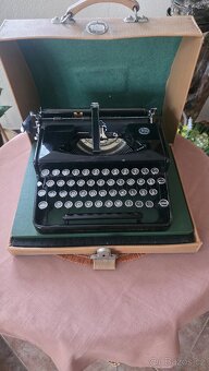 psací stroj značky Mirsa Ideal. - 2
