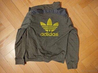 mikina s nápisem adidas, není originál vel. M 10-13 let - 2