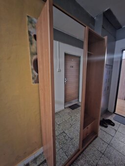 Prodám šatní skříň - 2