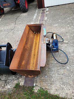 svahovací lopata 1500 mm k rypadlu 5-7 tun - 2
