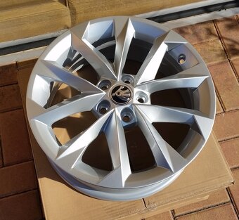 NOVÉ originální ALU kola ŠKODA 5x100 R16 Scala Kamiq - 2