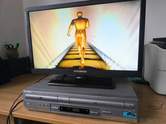 SONY - D910 - 2