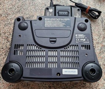 NINTENDO 64 VČETNĚ ZDROJE A OVLADAČE doprava zdarma - 2