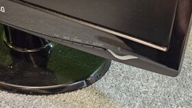 Monitor LG Flatron 22" FullHD, Poškozený displej - 2
