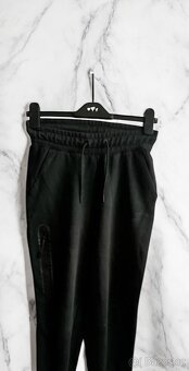 Nike tech fleece tepláky (černé) - 2