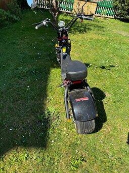 Prodám elektrokoloběžku Nitro Scooters model Futura Classic - 2
