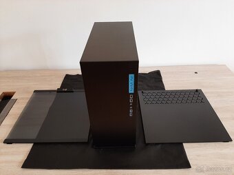 In-Win 303 Black Speciál Edice, 2x Držák Grafické karty - 2