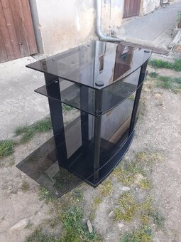 Skleněný TV Stolek - 2
