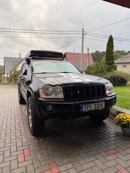 JEEP Grand Cherokee WK - naviják, 32 kola, zahrádka, světla - 2