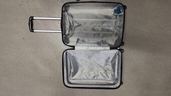 Odolný cestovní kufr - 2