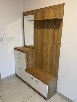 Předsíňová stěna - 2