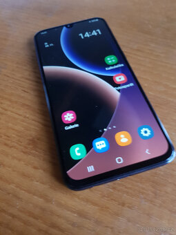 Prodam Samsung Galaxy A40 - 2