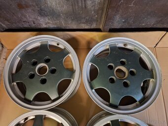 Porsche 928 S4 sada origo kol 7,5 a 9×16 - 2