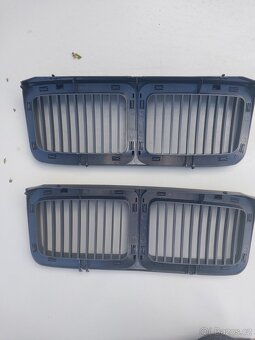BMW e32 mřížky - 2