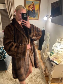 Norkový hnědý kožich - 2